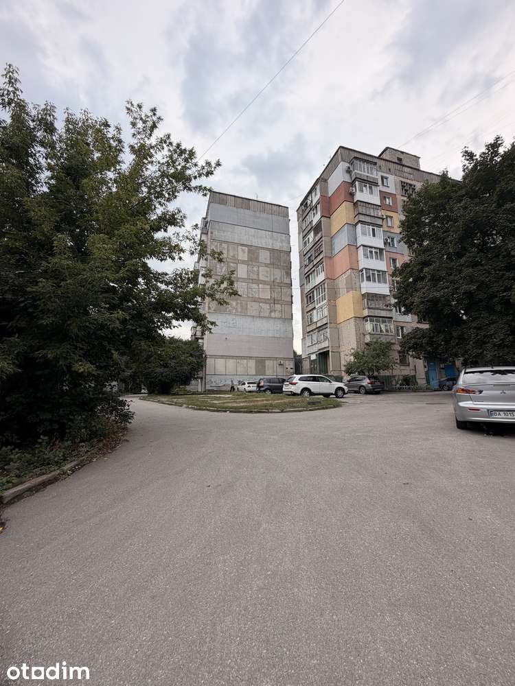 Приватизована ділянка 30 м² під гараж у житловому районі - Повне зображення: 2/3