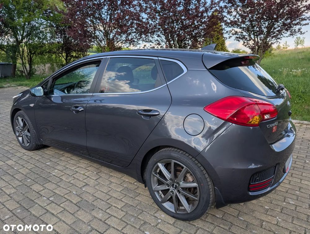 Kia Ceed 1.4 L - 9
