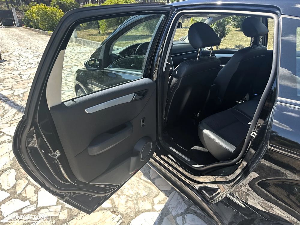 Mercedes-Benz B 200 CDI Autotronic - 22