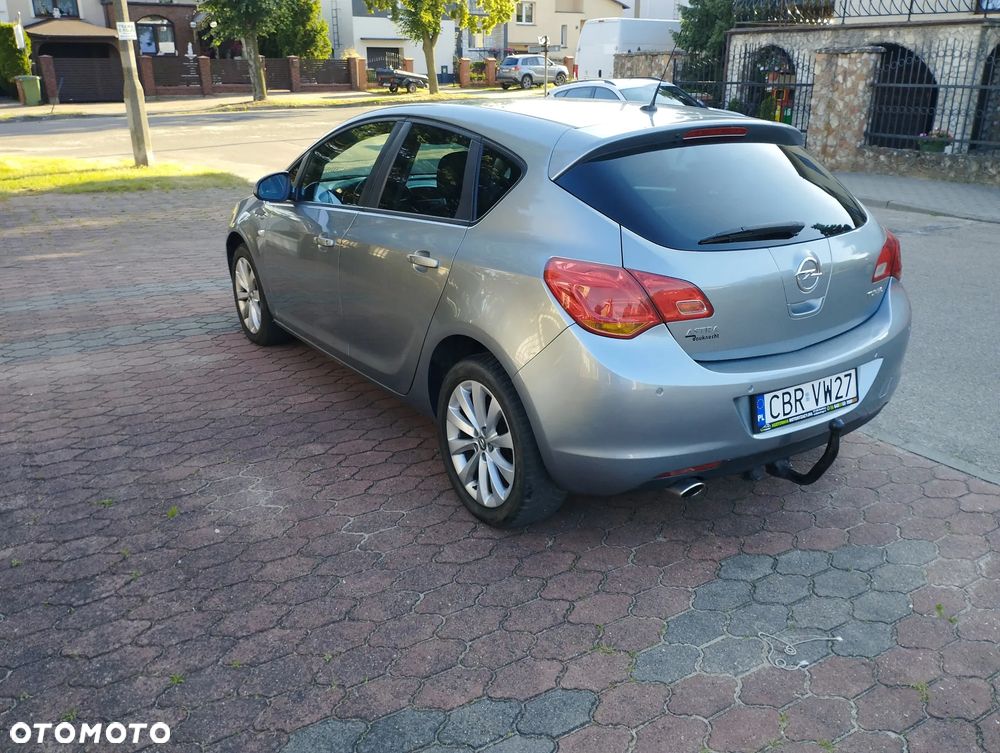 Opel Astra 1.4 Turbo 150 Jahre - 4