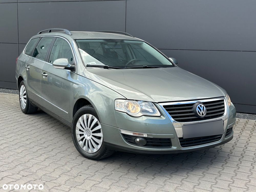 Volkswagen Passat - 1