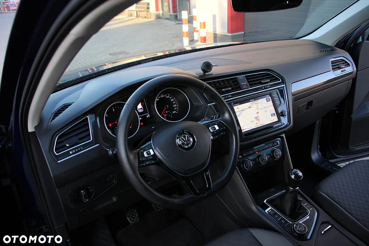 Volkswagen Tiguan ver-2-0-tdi-scr-4motion-bluemotion-tech-comfortline - 21
