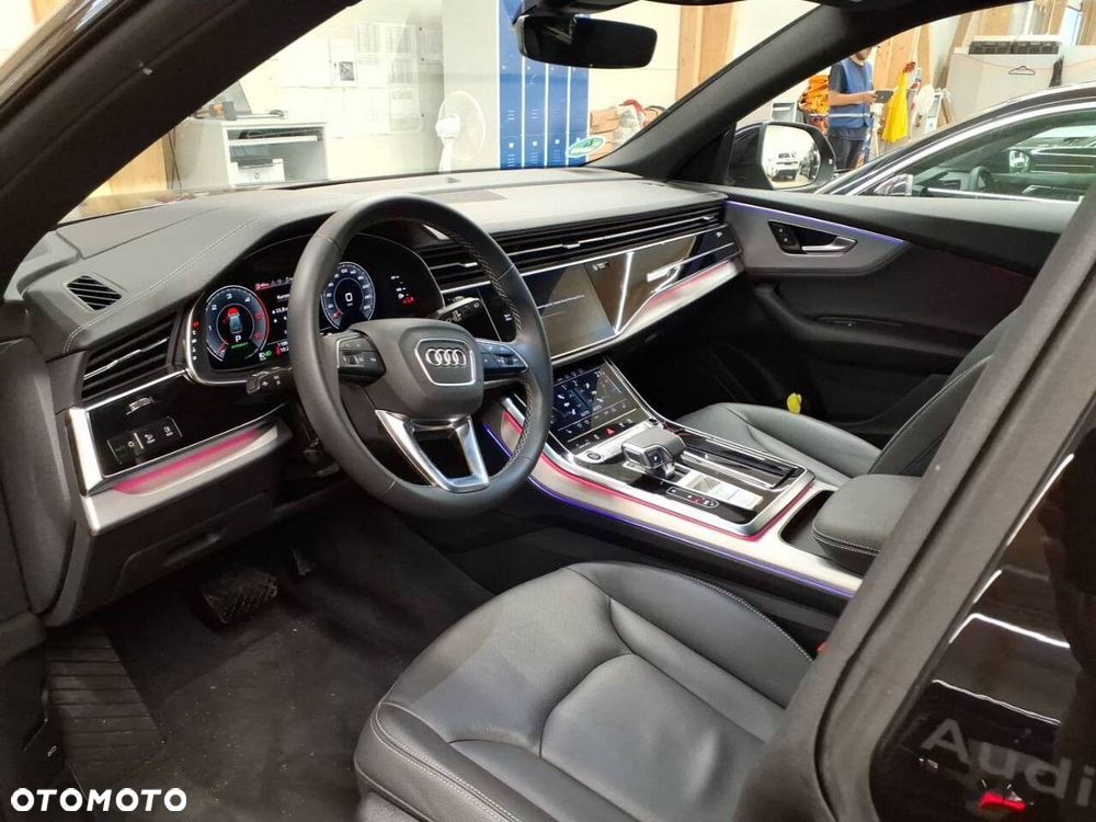 Audi Q8 - 6