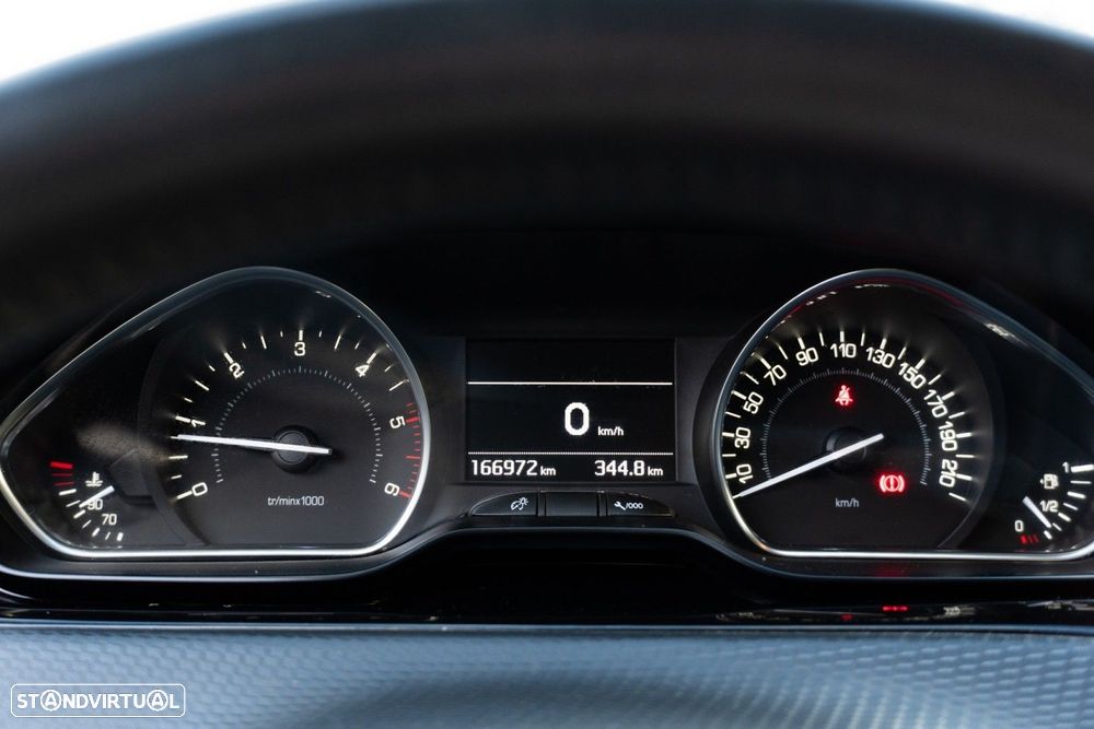 Peugeot 2008 1.6 BlueHDi Style - 35