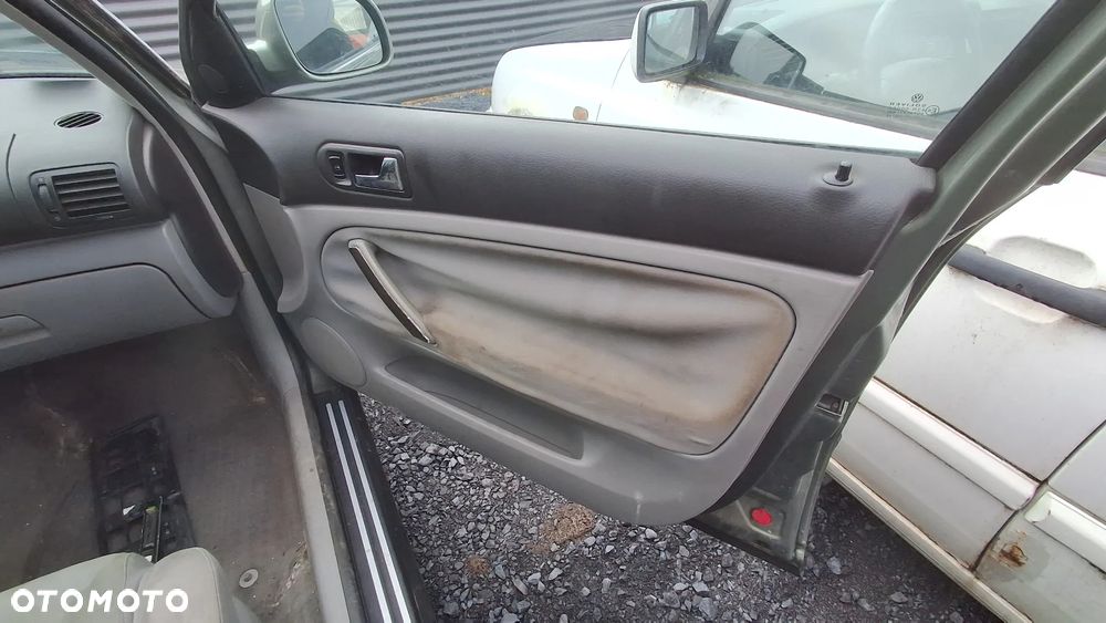 VW PASSAT B5 LIFT FL DRZWI PRAWY PRZÓD PRZEDNIE PRAWE KOMPLETNE LA6W nr. 52/3 - 2