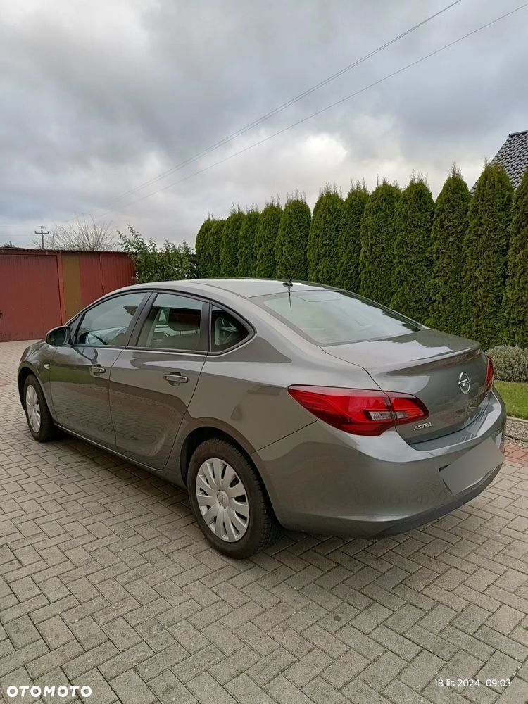 Opel Astra - 2
