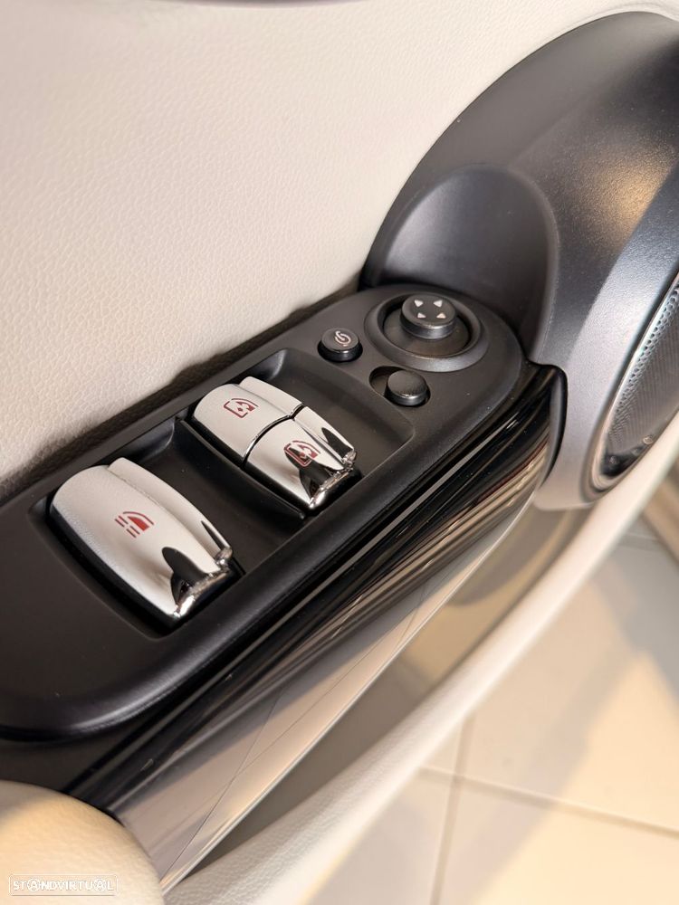 MINI Cabrio Cooper S Auto Desportiva - 39