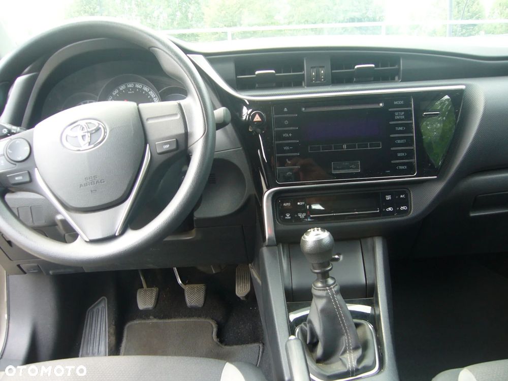 Toyota Auris 1.33 VVT-i Active - 14