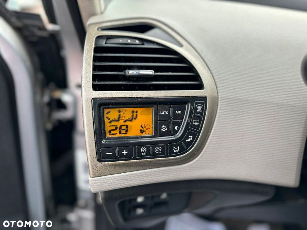 Citroën C4 Grand Picasso 2.0 HDi Exclusive - 16