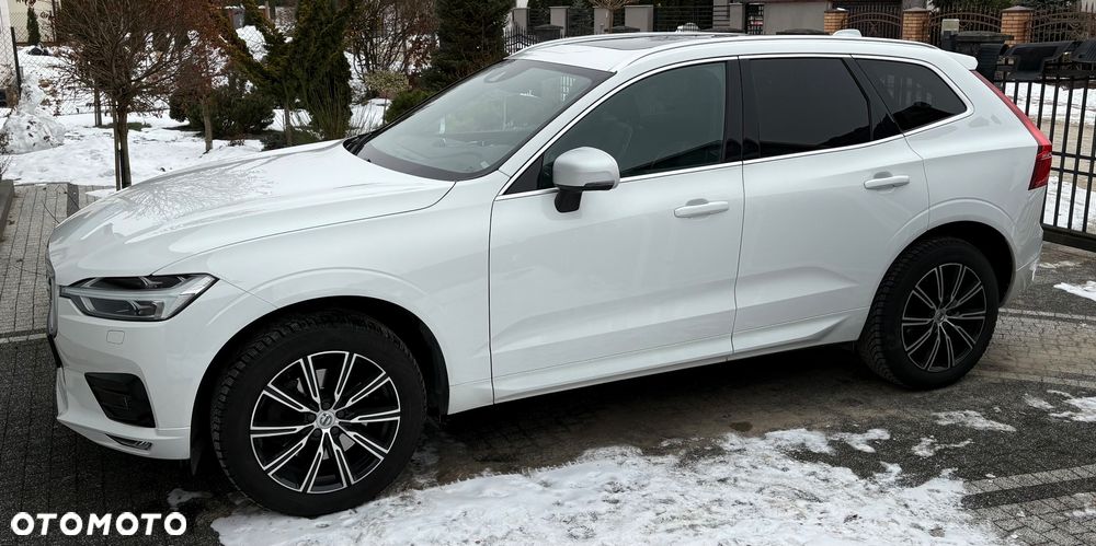 Volvo XC 60 T5 AWD R-Design - 1