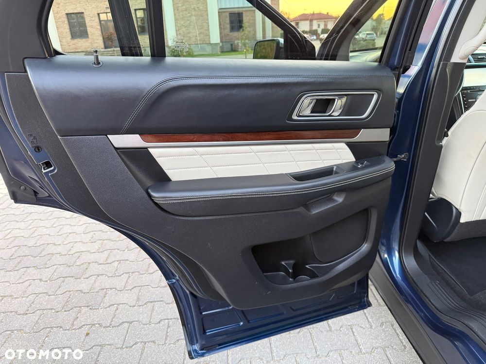Ford Explorer - 22