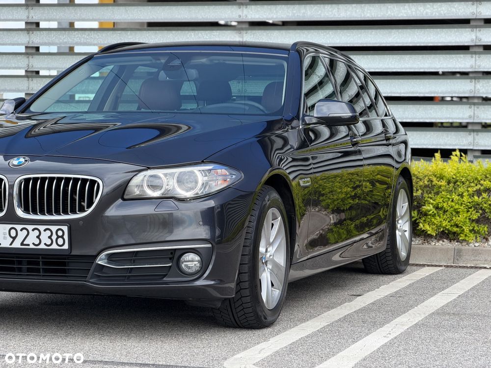 BMW Seria 5 520d xDrive - 28