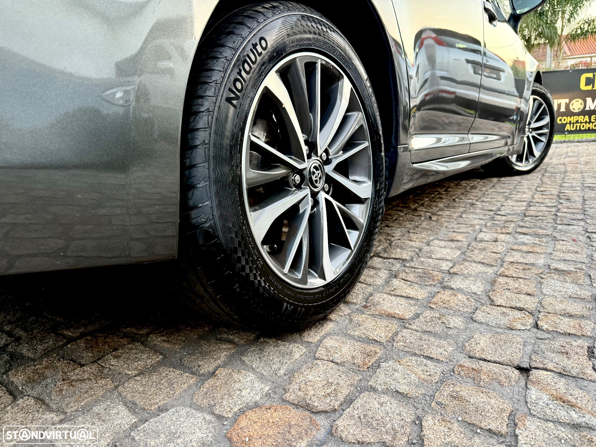 Toyota Avensis SD 1.6 D-4D Luxury+GPS - 13