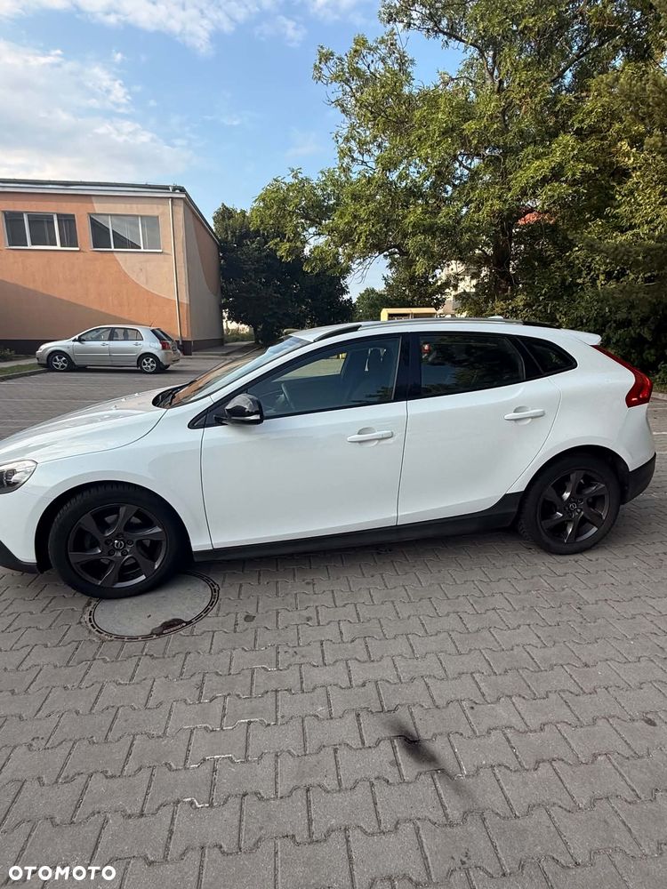 Volvo V40 Cross Country - 4