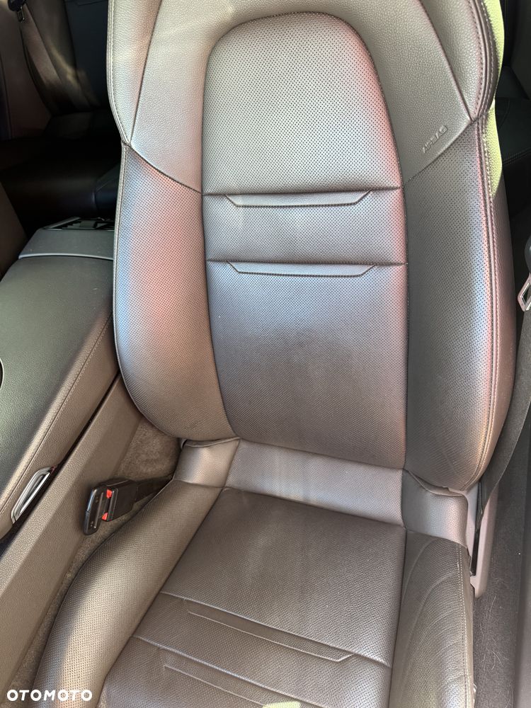 Porsche Panamera 4 - 31