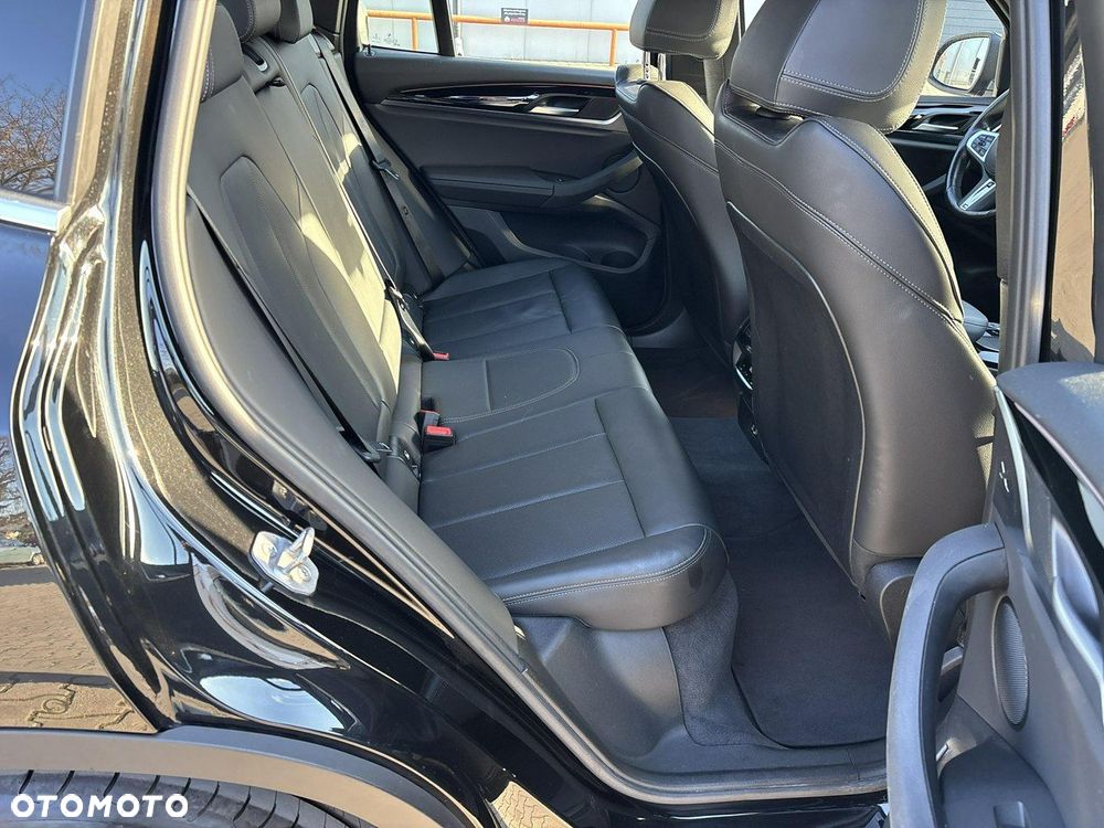 BMW X3 xDrive20i mHEV - 18