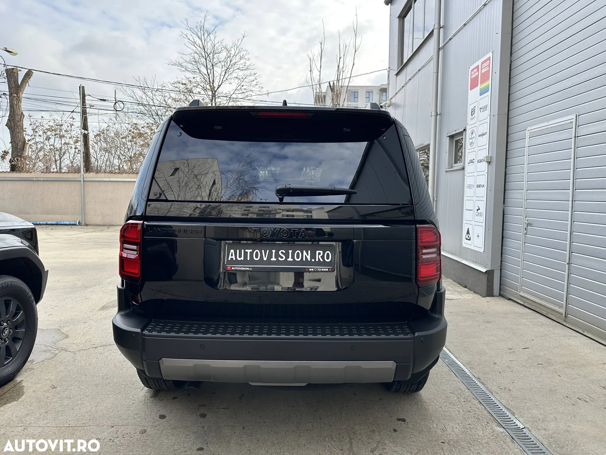Toyota Land Cruiser 250 2.8l D-4D 204 CP A/T 7 locuri Executive - 6