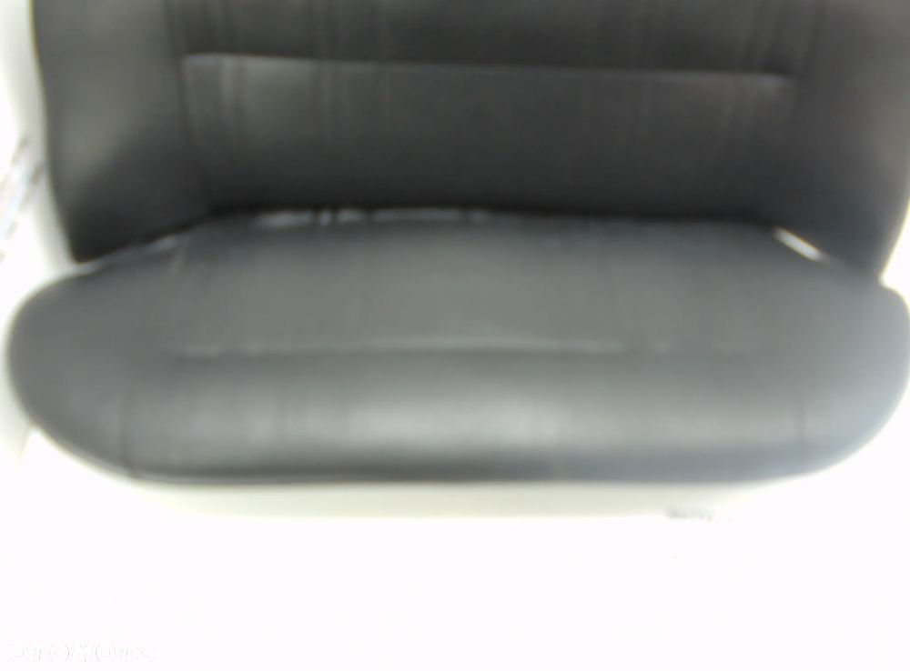 Fiat 125p fotele siedzenia kanapa - 11