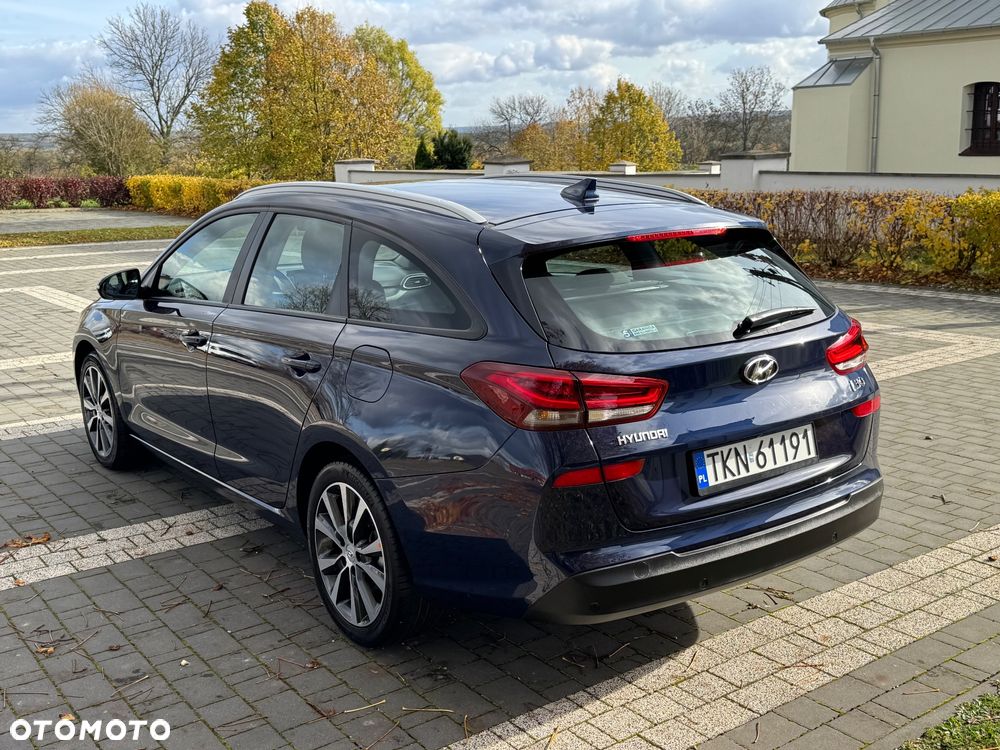 Hyundai i30 Fastback 1.6 CRDI Premium DCT - 5