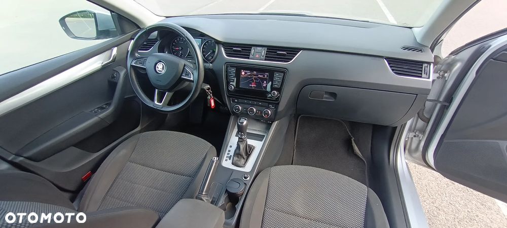 Skoda Octavia 1.6 TDI DPF DSG Elegance - 20