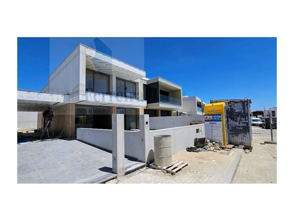 Moradia T4 Nova na Ericeira com Piscina!!!! - Grande imagem: 5/32