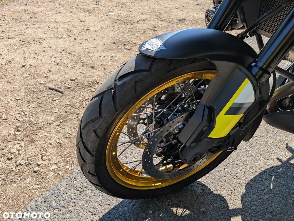 Suzuki V-STROM - 7