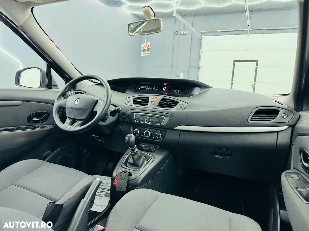 Renault Scenic 1.6 16V 110 Authentique - 22