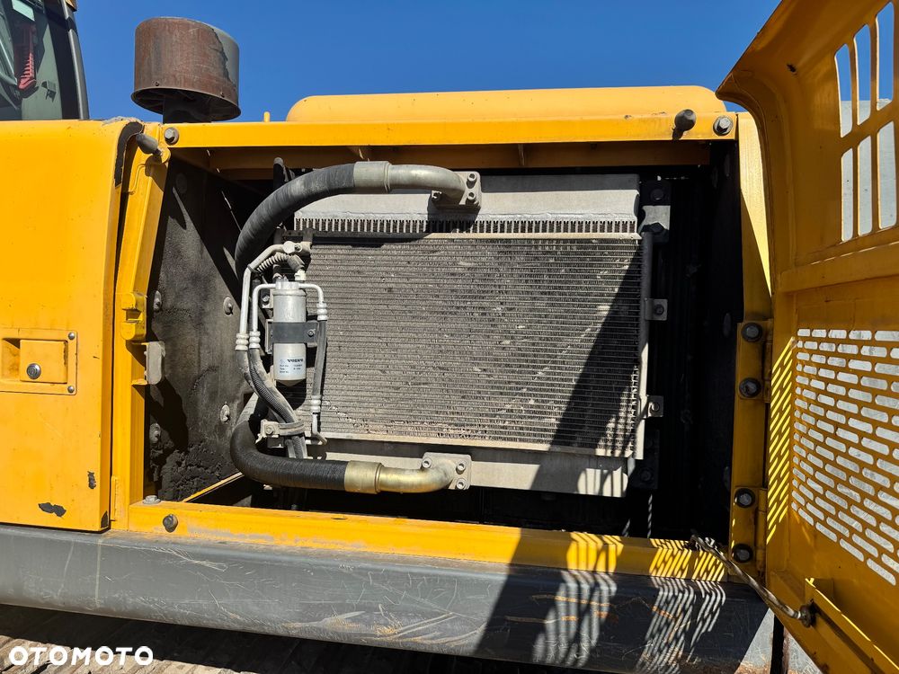 Volvo EC 240 CLR - 7
