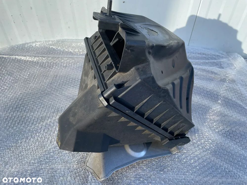 OBUDOWA POWIETRZA AUDI A4 B6 2.0 ALT 06B000183 - 6