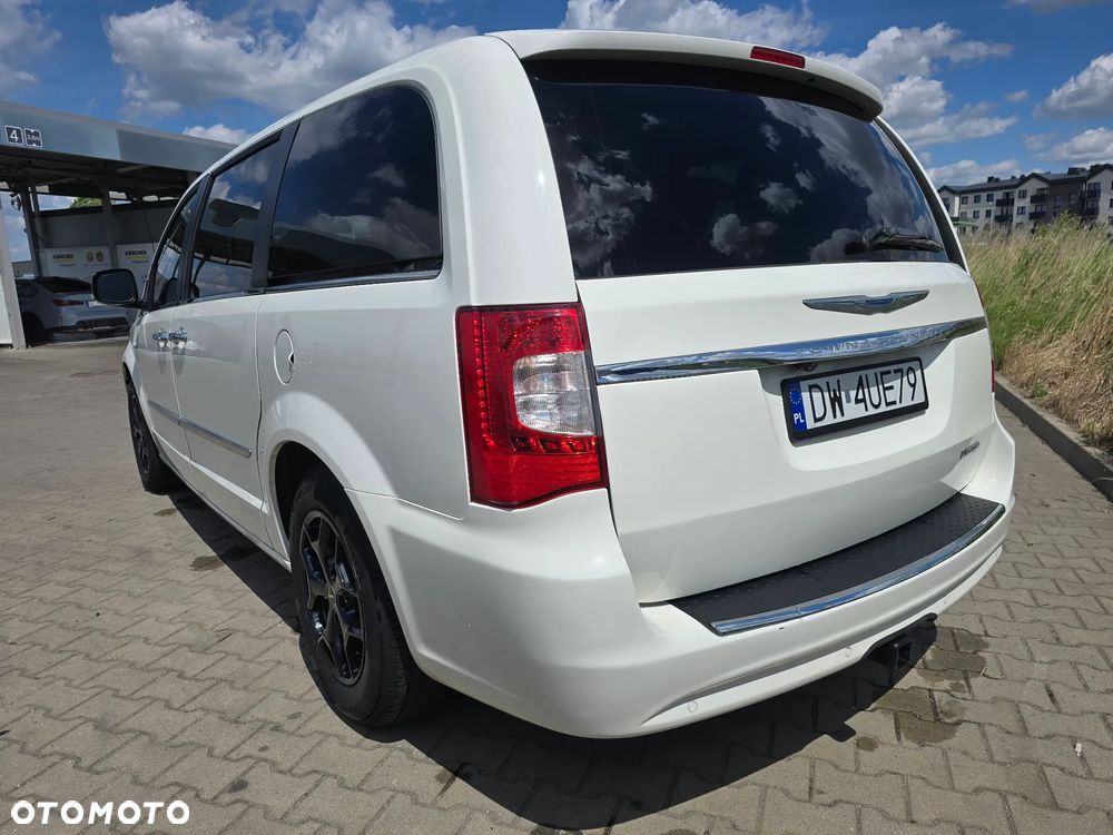 Chrysler Town & Country 3.6 Limited - 5