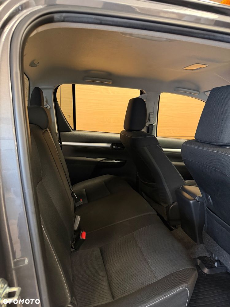 Toyota Hilux 2.4 D-4D Double Cab SR 4x4 - 11