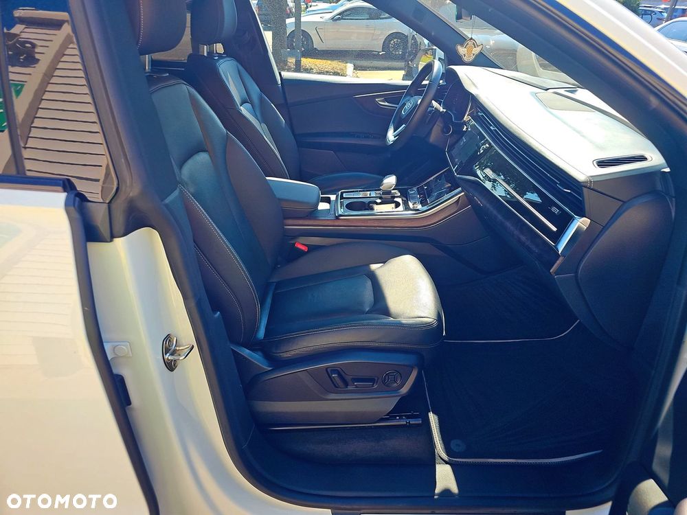 Audi Q8 55 TFSI quattro tiptronic - 10