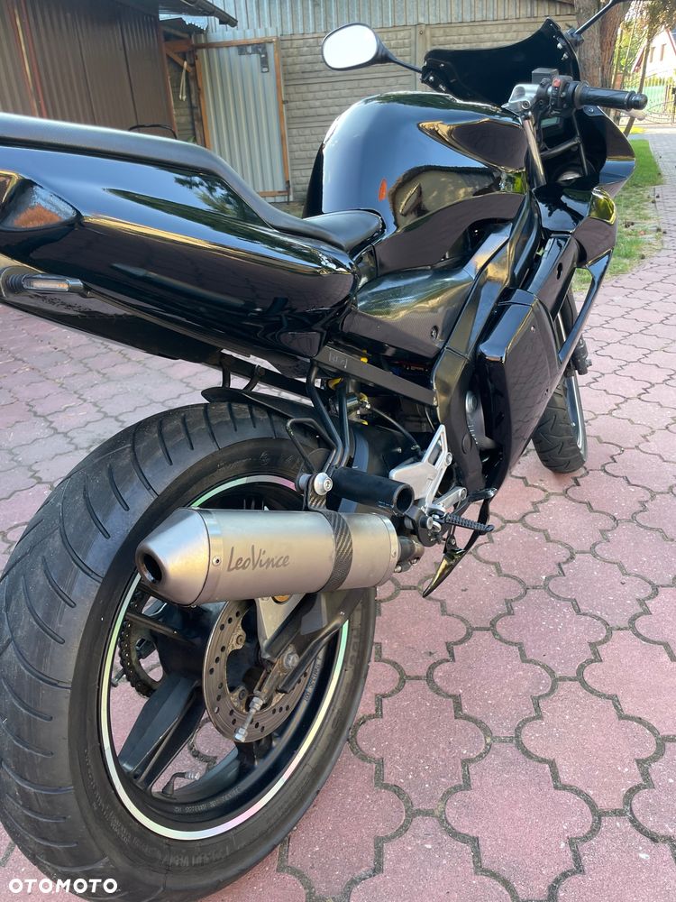 Yamaha TZR - 11