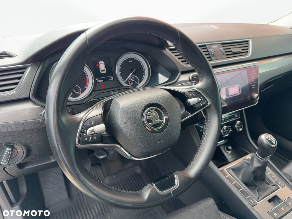Skoda Superb 2.0 TDI SCR Ambition - 11