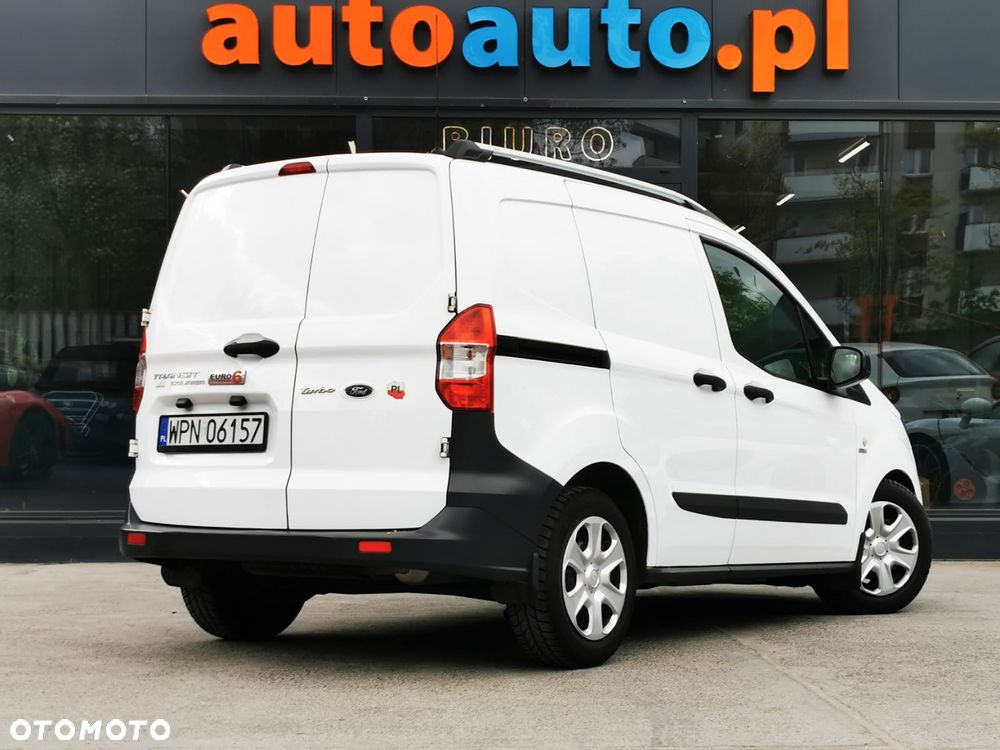 Ford Transit Courier - 22