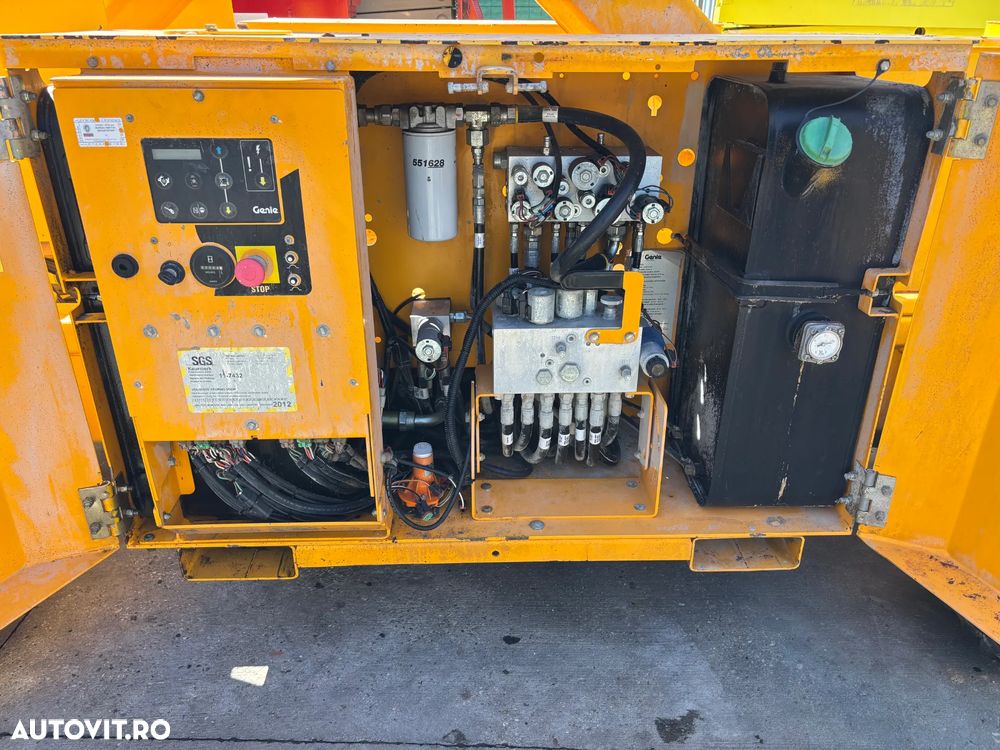 Genie Diesel 10 m 4x4 (A229) - 8