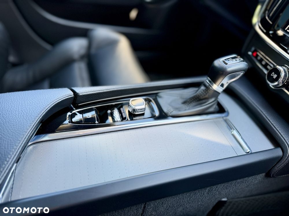 Volvo V90 D4 AWD Geartronic Inscription - 28