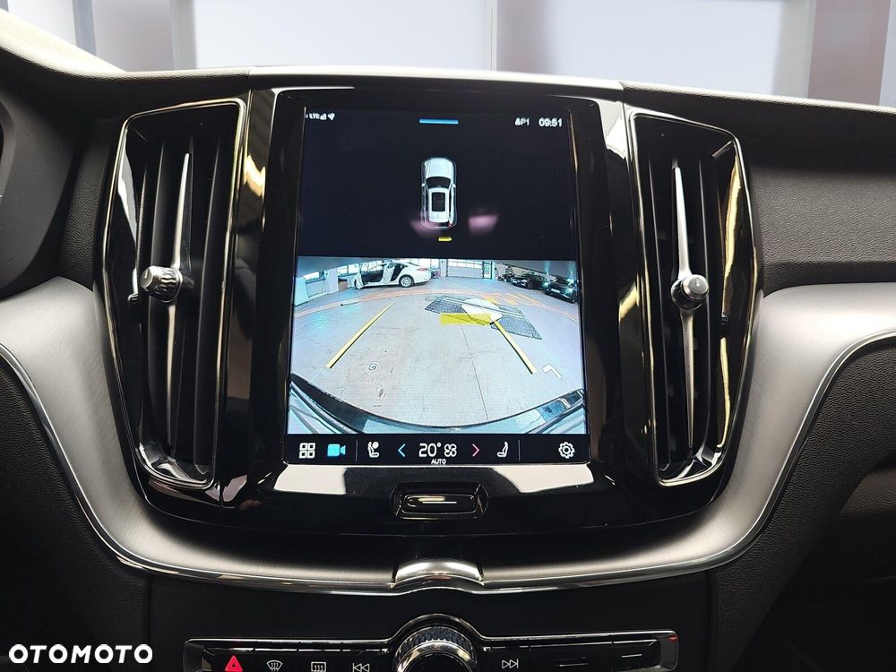 Volvo XC 60 B4 B Essential - 17