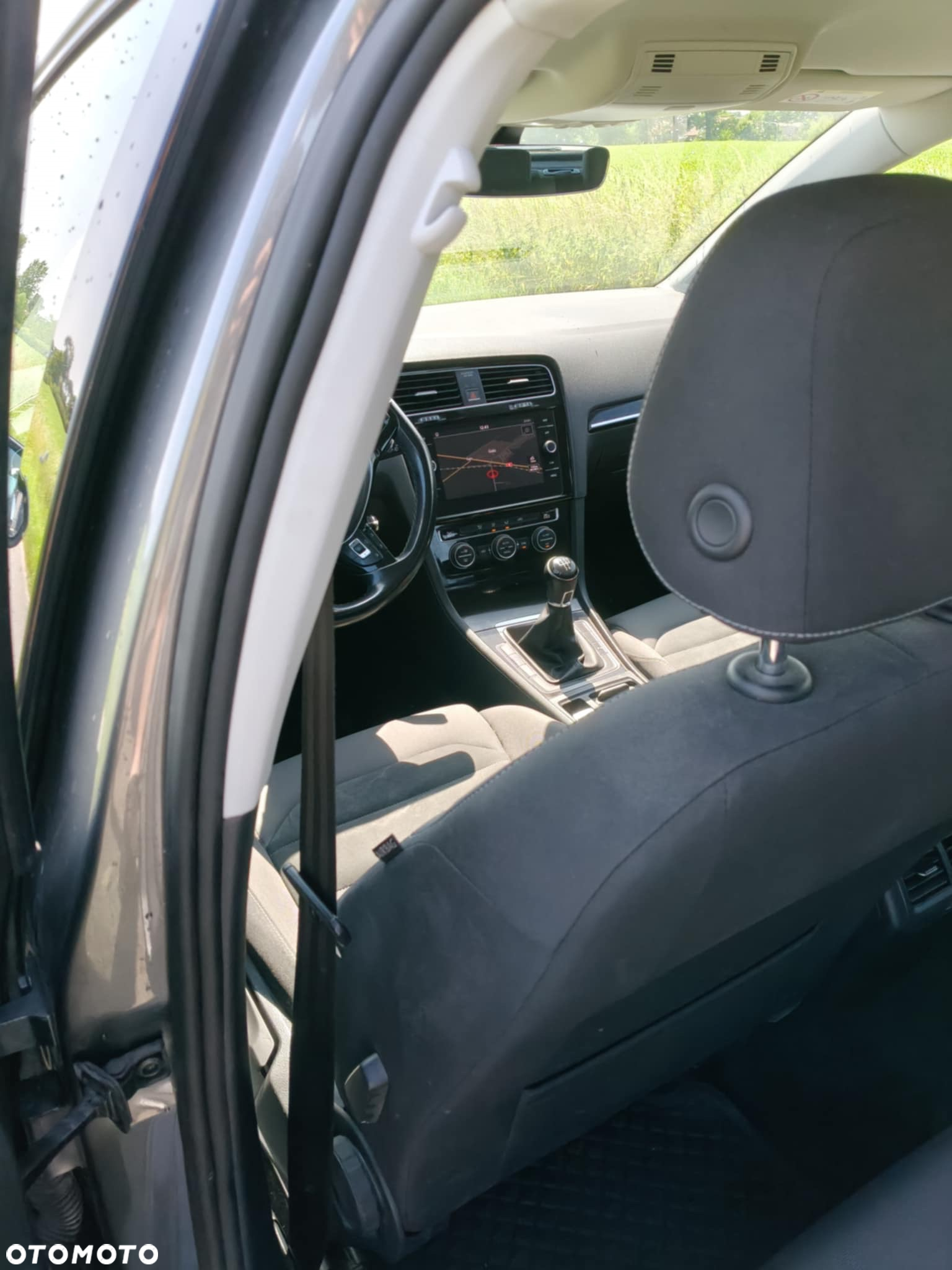 Volkswagen Golf VII 1.6 TDI BMT Comfortline - 17