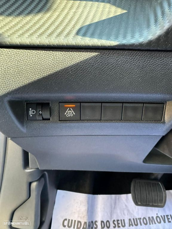 Peugeot 2008 1.5 BlueHDi Allure EAT8 - 21
