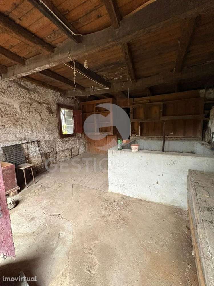 Moradia para recuperar em Gove, Baião - Grande imagem: 2/28