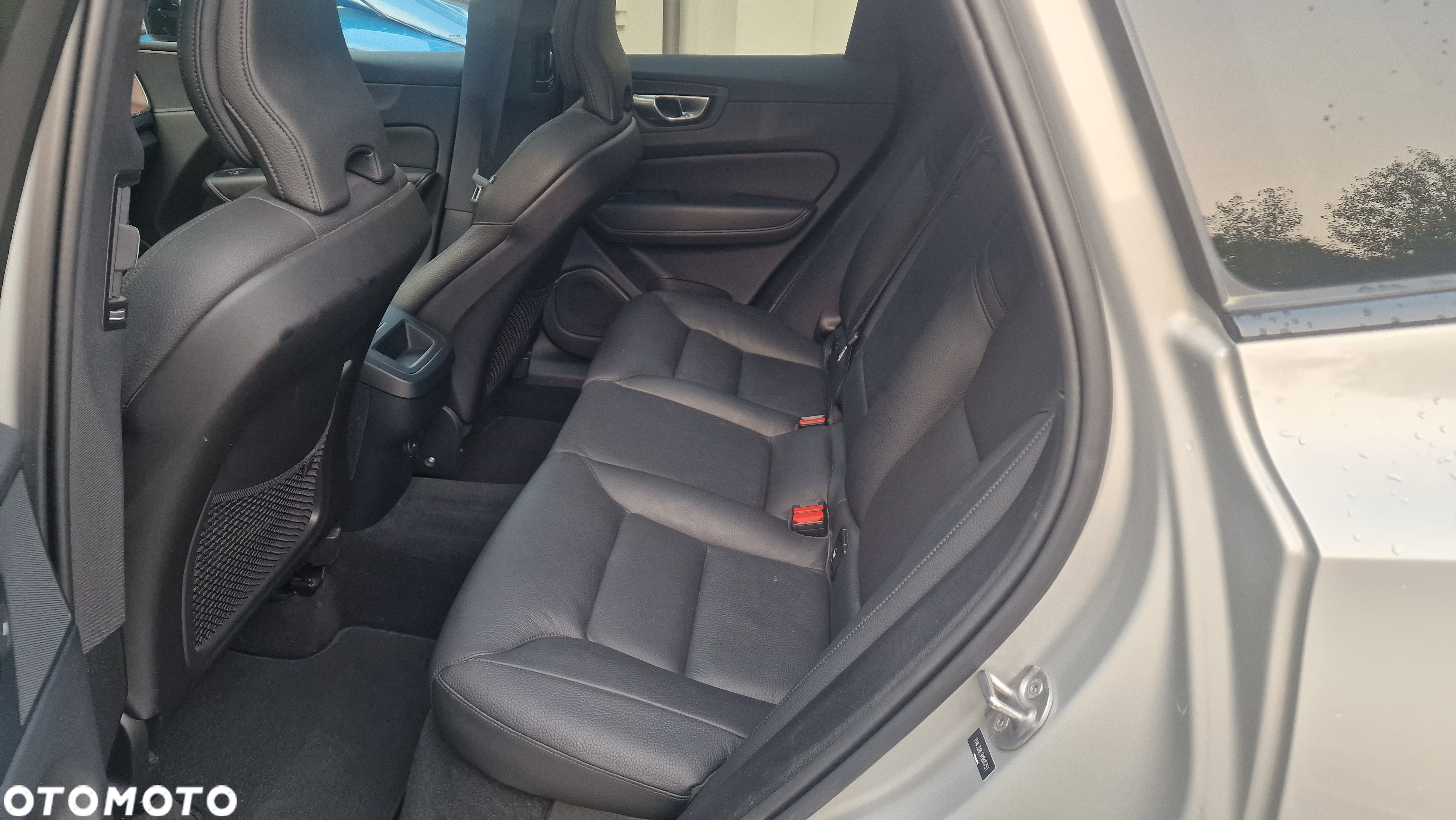 Volvo XC 60 B5 B AWD Plus Dark - 12