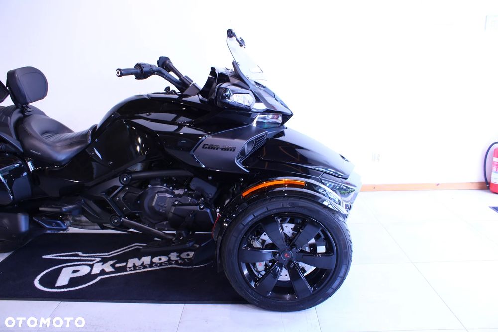 Can-Am Spyder - 13