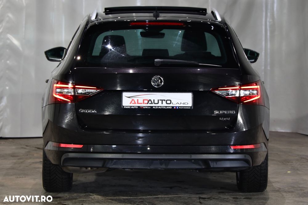 Skoda Superb Combi 2.0 TDI 4x4 SportLine - 37