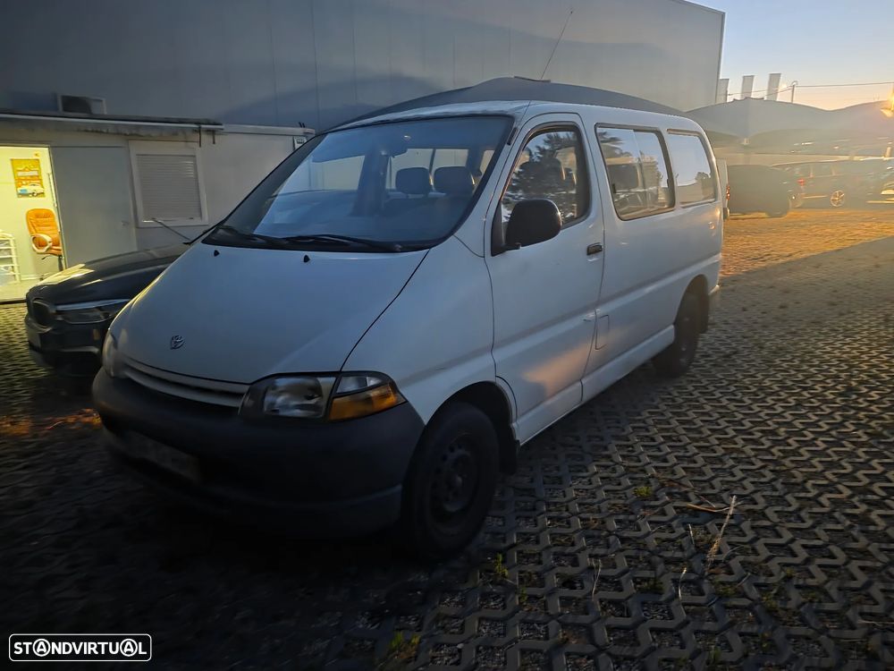 Toyota HiAce 2.4 D LH102L 4 Vidros - 2