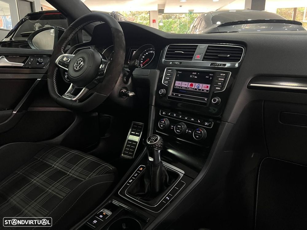 VW Golf 2.0 TDI GTD - 8