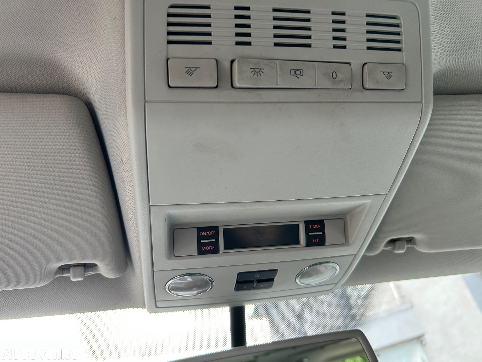 Volkswagen Caravelle - 18
