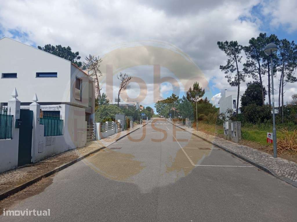 Lote de Terreno para construção de Moradia T4 - Grande imagem: 4/13