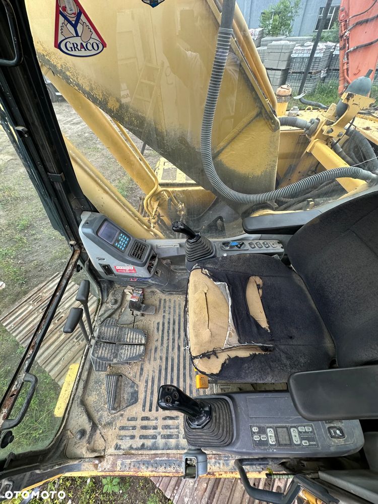 Komatsu PC 210 LC-7 - 8