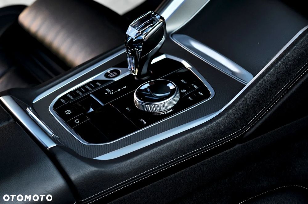 BMW X6 xDrive30d mHEV - 33